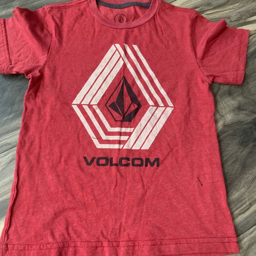 Boy’s small (8) Volcom tee